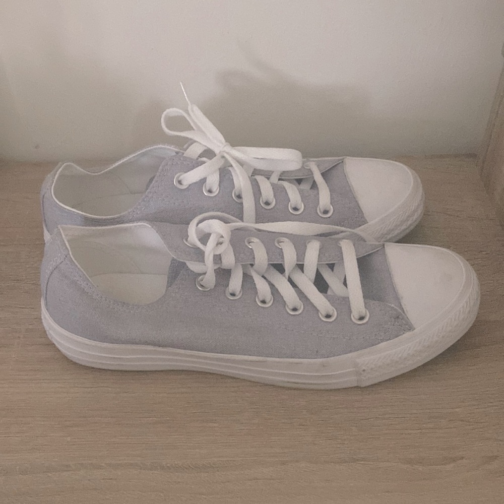 Women’s converse low top grey and white
